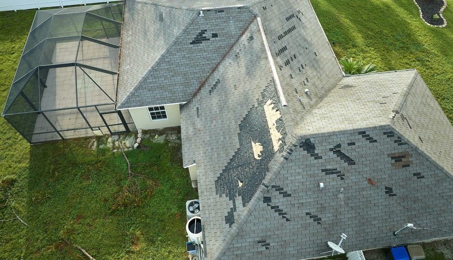 signs-of-roof-wind-damage_4644ed90aa7301ef67e2a6e50bf2bf2c.jpg