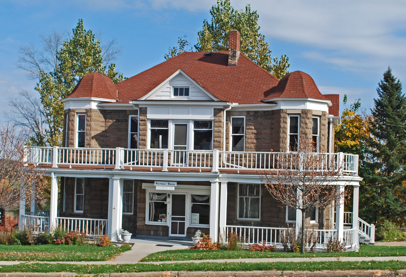 Colonial Roof Styles