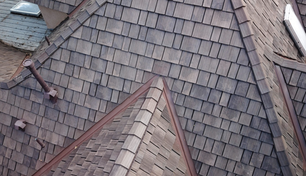 Wood Shingles vs Asphalt